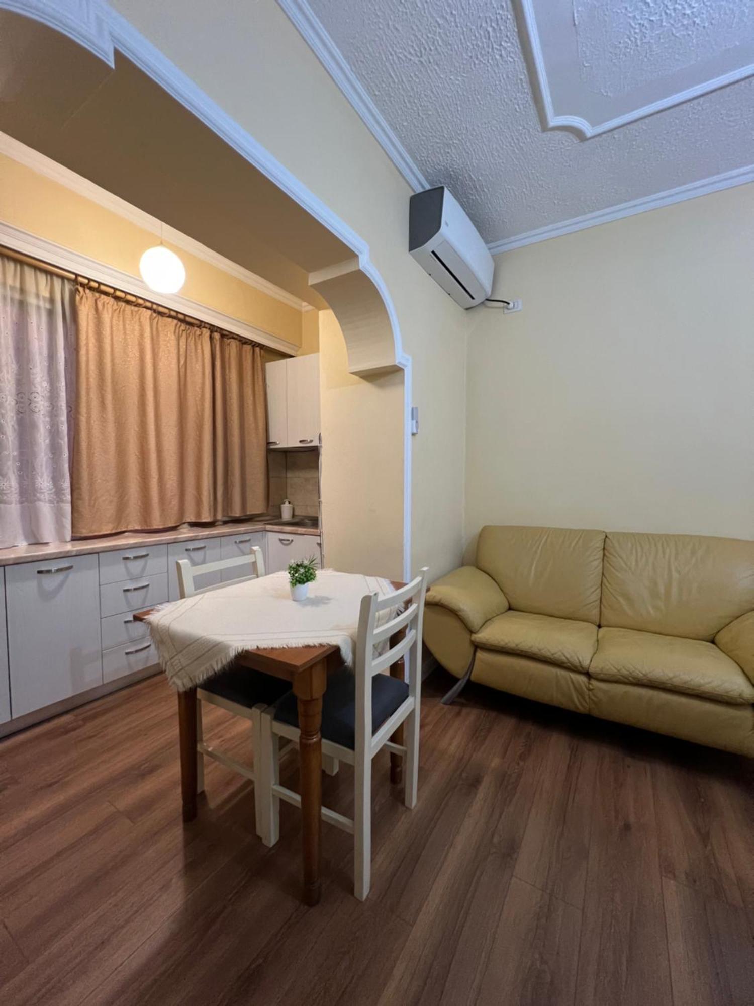 Alle'S M Shyri Studio Apartment Τίρανα Εξωτερικό φωτογραφία